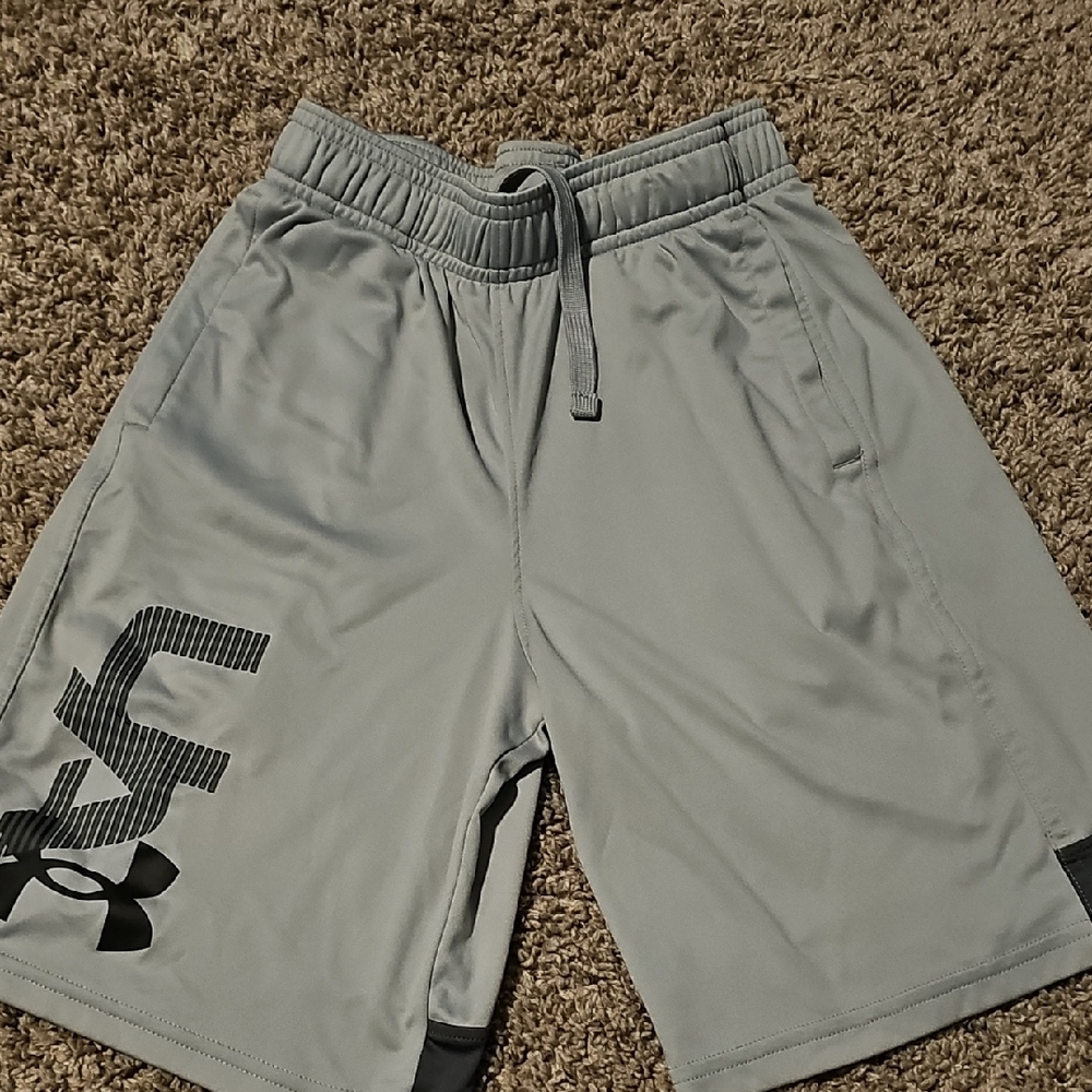 Under Armour Men's Gray Athletic Shorts
